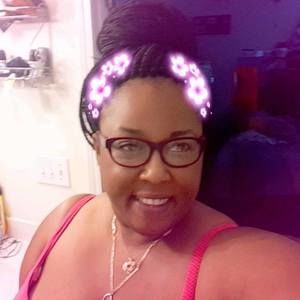 Meet your Posher, Latoya